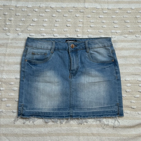 Dollhouse denim mini raw hem medium wash jean skirt size 9 - Picture 5 of 8